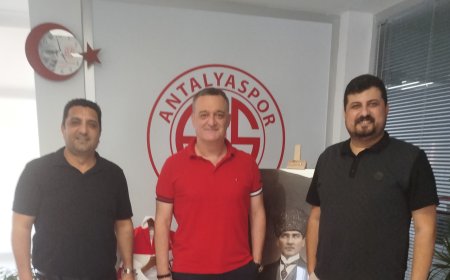 Dişi Akrepler Gümbür Gümbür Geliyor