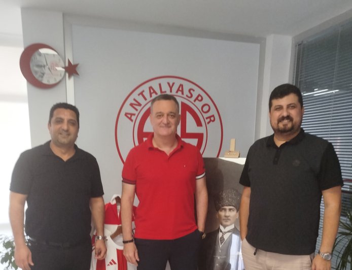 Dişi Akrepler Gümbür Gümbür Geliyor